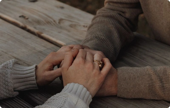 therapist observing couple session